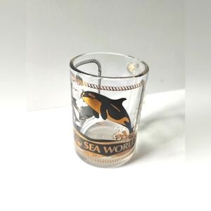 Vintage Sea World Black & Gold Accent Glass Coffee Cup Mug Shamu Killer Whale